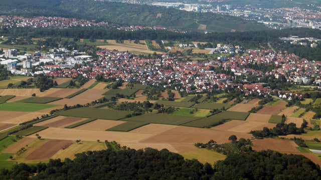 Ostfildern: Blick über die Stadt auf den Fildern