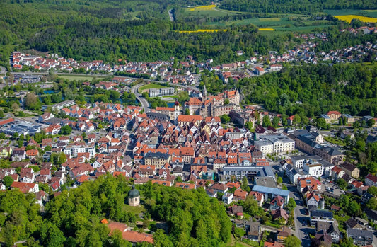 Sigmaringen: Luftbild der Altstadt mit dem Hohenzollernschloss an der Donau