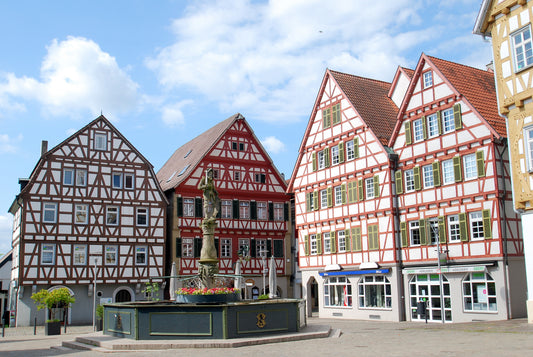 Leonberg: Marktplatz mit Fachwerkhäusern und Marktbrunnen