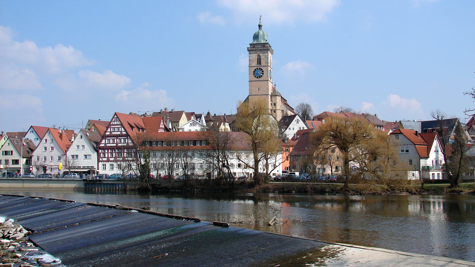 Nürtingen: Neckarfront mit der Stadtkirche St. Laurentius